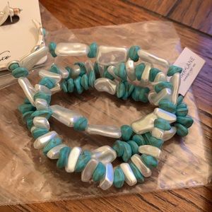 Park lane Jewelry Bermuda Earring and bracelet set. New. Original box.